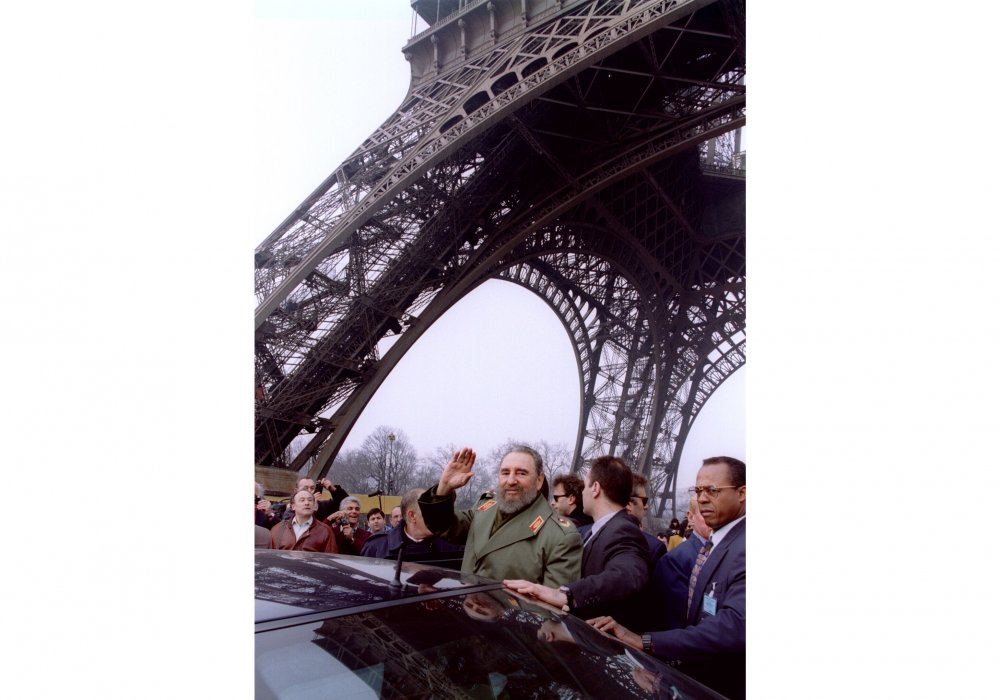 Фидель Кастро на встрече со своими сторонниками во время визита в Париж, Франция. Фото REUTERS©