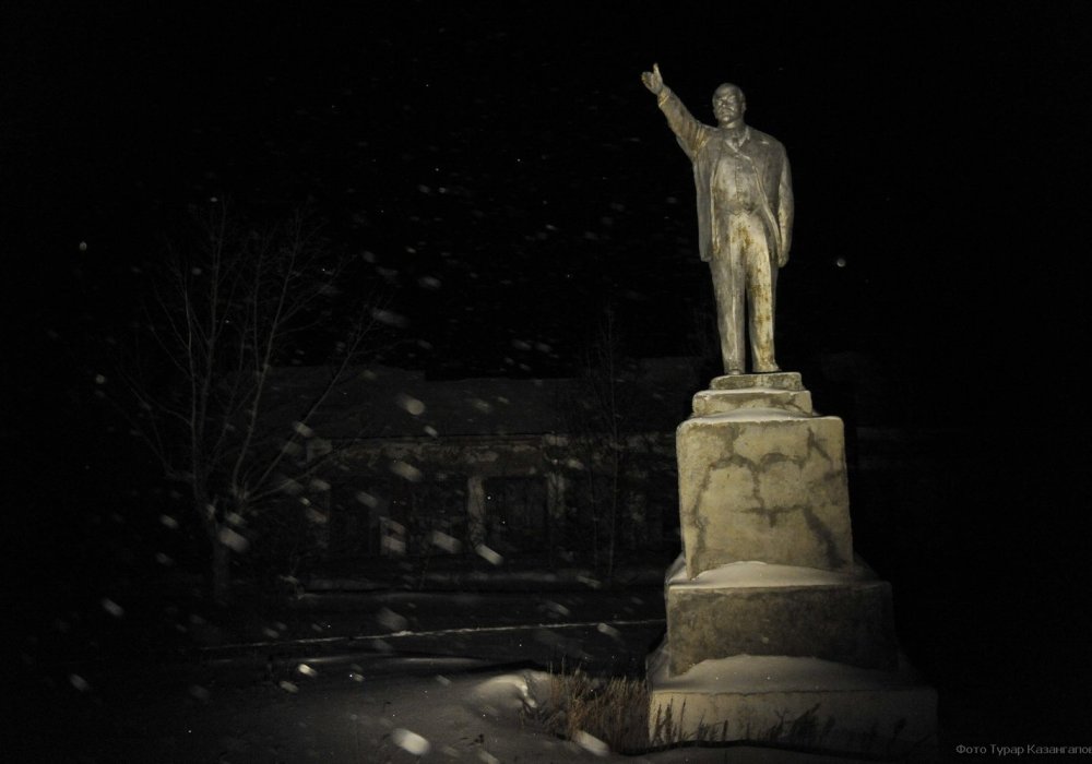 Памятник Ленину, поселок Калачи, Акмолинская область