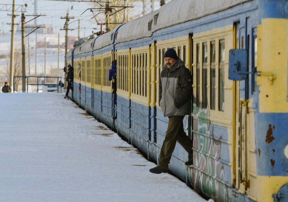 <p>В Степногорск невозможно добраться на пассажирском поезде, но зато в самом городе есть своя локальная железная дорога.</p>