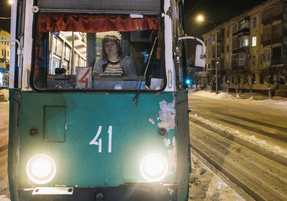 Женщины, которые управляют трамваями, испытывают к этим вагончикам особые чувства.