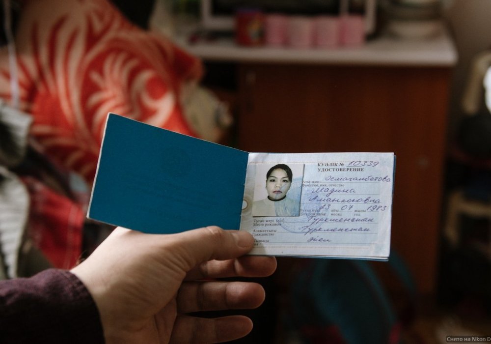 В Казахстан в качестве оралмана она приехала в 2006 году вместе со своей старшей дочерью, братом, матерью и ее вторым мужем. Как переселенцам им на всех в свое время выплатили 756 000 тенге.