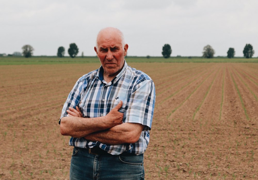<p>А это представитель традиционного вида сельхоз-отрасли Нидерландов, фермер Виссер. Его ферма находится близ реки и долгое время он, вместе со своими коллегами по полю, страдали от затоплений.  </p>