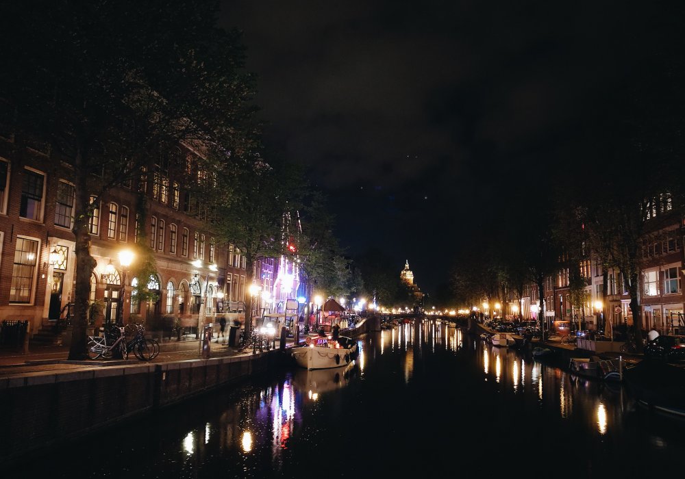 <p>Ночной Амстердам.</p>