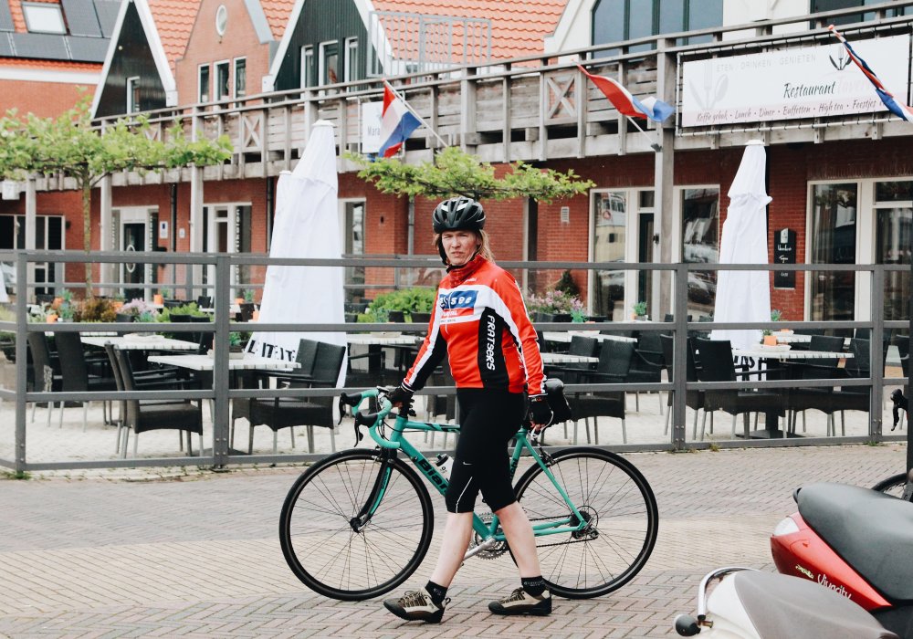 <p>Голландцы - очень спортивная нация. Очень многие бегают или занимаются велоспортом практически круглый год.</p>