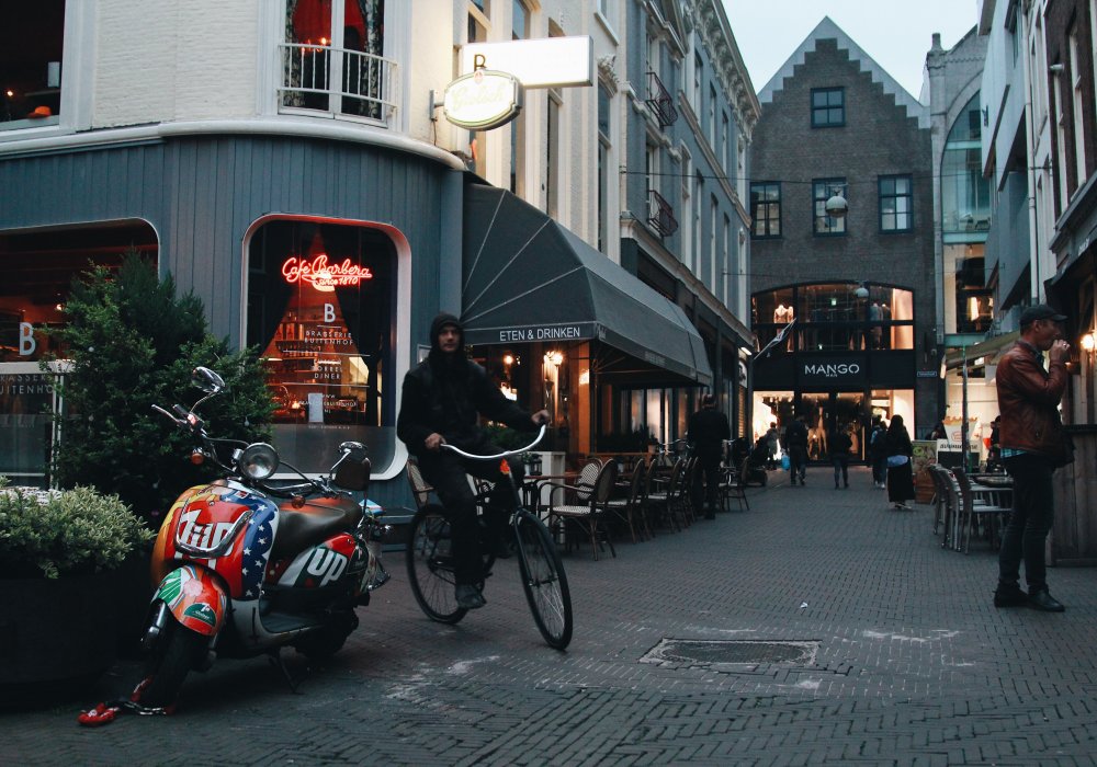 <p>Так, основатель организации CycleSpace&nbsp;Лии Фелдман уверен, что&nbsp;велосипеды изменяют города, а города меняют мир. Поэтому для него езда на велосипеде, хотя бы половина своего дневного маршрута, значит изменение мира к лучшему.</p>
