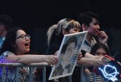 "Димаш самға". Как армия Dears встречала своего кумира в Астане 