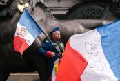 На протесты как на праздник. Чему удивились казахи в Париже
