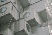 Жилье на 10 квадратных метрах. Архитектор Нур-Султана построил дом с капсулами вместо квартир