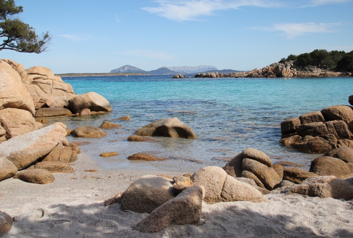 На Сардинии масса диких пляжей, не потревоженных человеком. ©Сергей Майборода