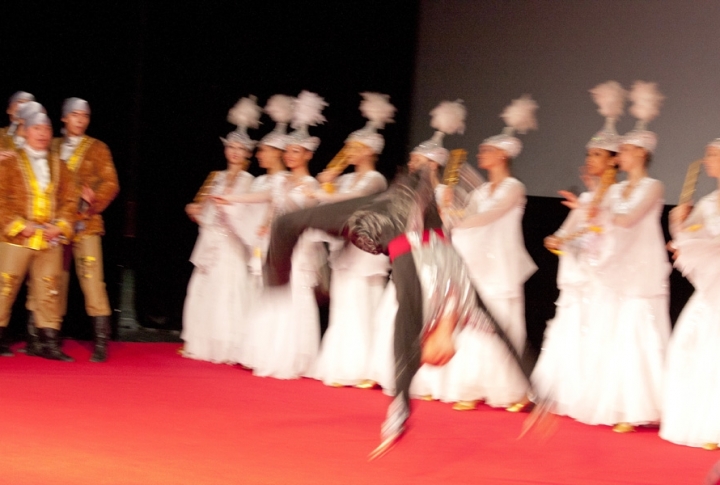 Театрализованое шоу с применением танцев казахского народа. ©Владимир Дмитриев