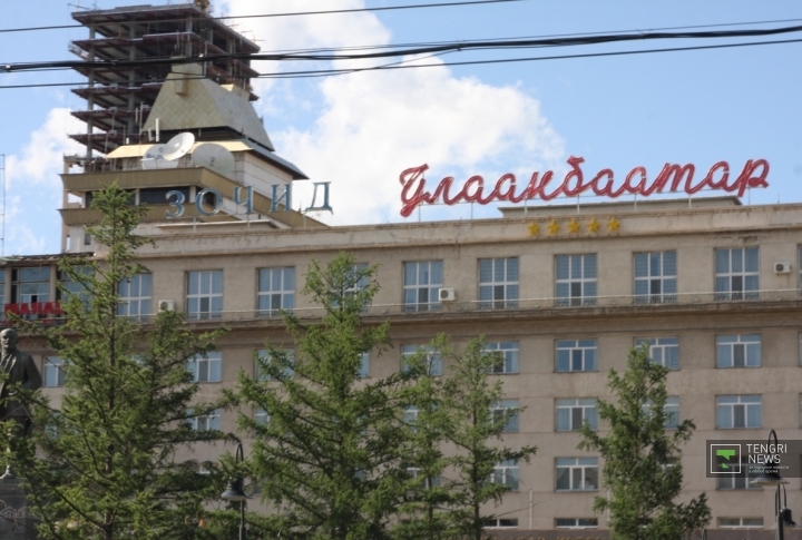 Гостиница «Улаанбаатар» - одно из немногих высотных зданий в столице. ©Жулдыз Сейсенбекова