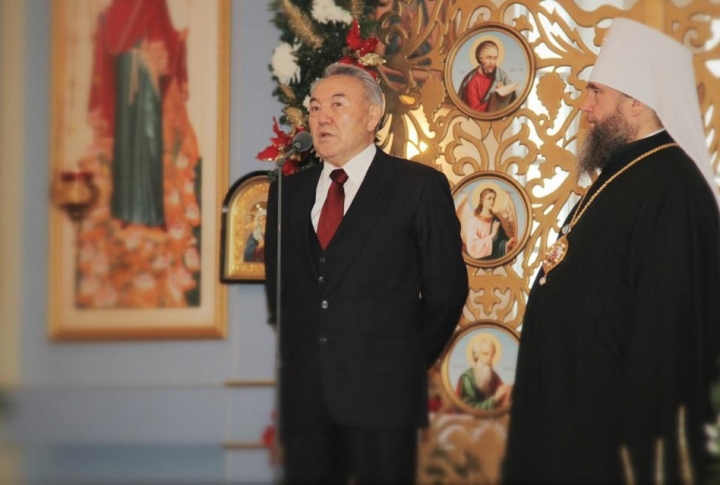Нурсултан Назарбаев посетил Успенский кафедральный собор. Фото Даниал Окасов©