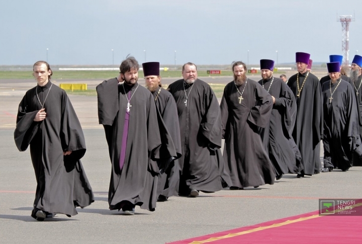 К приезду Патриарха тщательно готовятся православные священники. Фото Даниал Окасов©