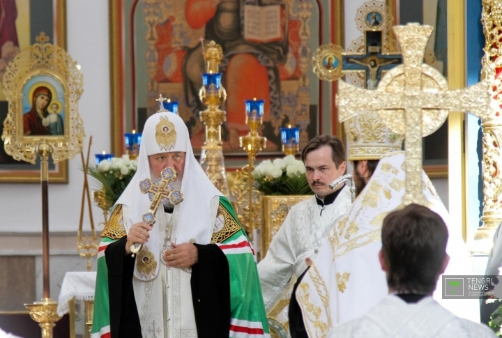 Патриарх Кирил наградил православными орденами Кайрата Мами и Имангали Тасмагамбетова. Фото Даниал Окасов©