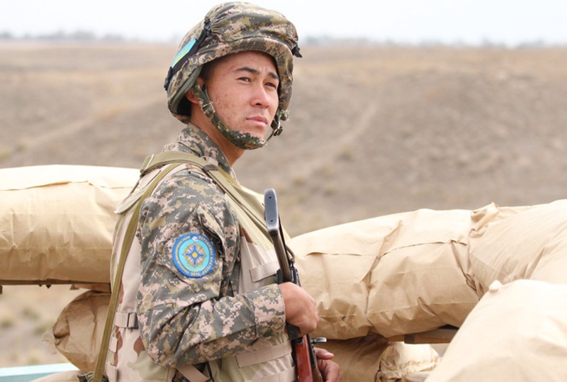 Боец миротворческих сил Казахстана на посту. Фото ©Ярослав Радловский