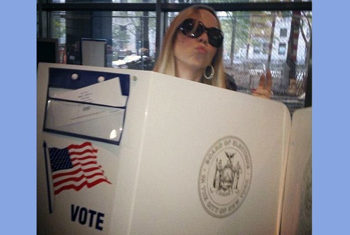 Мэрайя Кэри на избирательном участке. ©mariahcarey\instagram.com