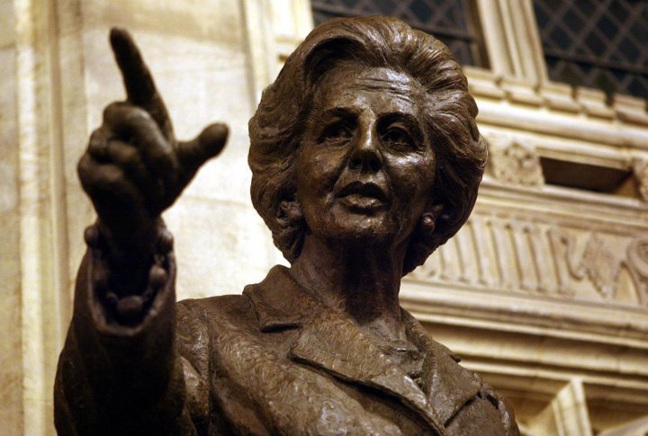 Бронзовая скульптура Маргарет Тэтчер в Вестминстерском дворце в Лондоне. Фото REUTERS©