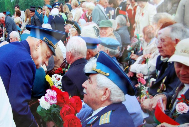 Ветераны в Брестской крепости. 9 мая 2010 года