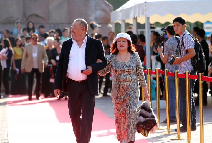 Народный артист Казахстана Нуржуман Ихтымбаев с супругой. Фото Айжан Тугельбаева©