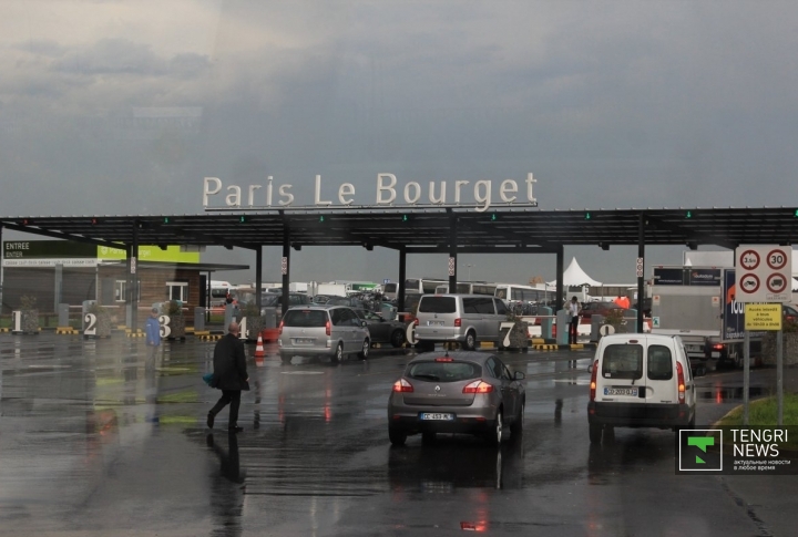 Аэропорт Ле Бурже, где и проходит грандиозное авишоу, расположен в 12 километрах от столицы Франции. Фото ©Роза Есенкулова