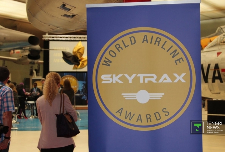 В рамках авиашоу наградили лучшие авиакомпании. Фото ©Роза Есенкулова