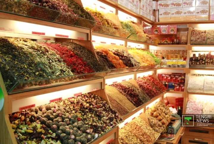 Гранд-базар. Лавка с турецкими сладостями. Фото ©Владимир Прокопенко