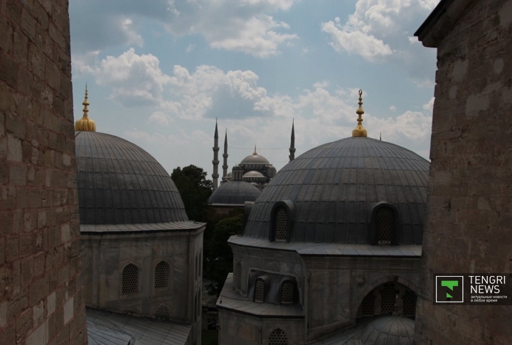 Мечеть насчитывает шесть минаретов. Она считается одним из величайших шедевров исламской и мировой архитектуры. Фото ©Владимир Прокопенко 