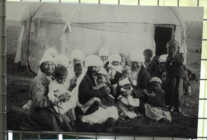 Выставка "Архивные фотографии: казахи и ремесло на рубеже XX века". Фото ©Ярослав Радловский