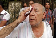 Pro- and Anti-Mursi protesters clash in Egypt