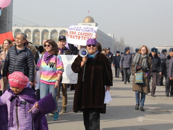 Глава Кыргызстана подписал закон о запрете 
