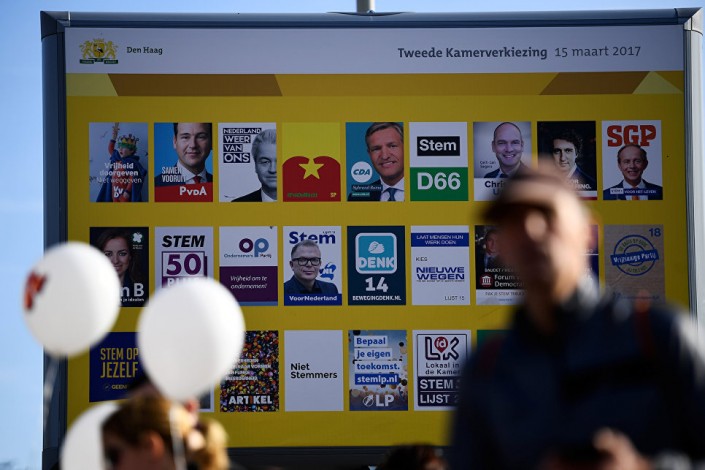 Плакат с кандидатами в Нидерландах. Фото REUTERS©