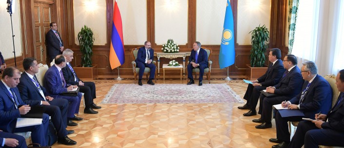 Нурсултан Назарбаев провел встречу с Николом Пашиняном