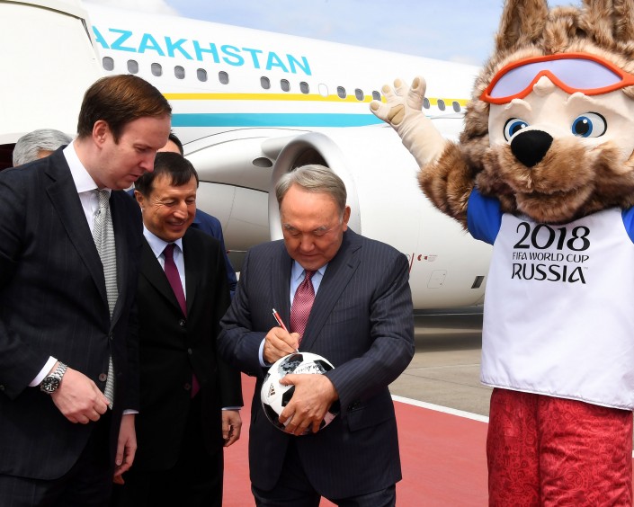 Как Нурсултан Назарбаев смотрел игры чемпионата мира-2018 по футболу. Фото 1