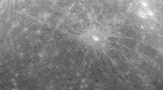 "Мессенджер" отправил на землю первую фотографию Меркурия с орбиты