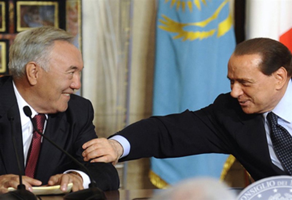 Нурсултан Назарбаев и Сильвио Берлускони. Фото с сайта perevodika.ru