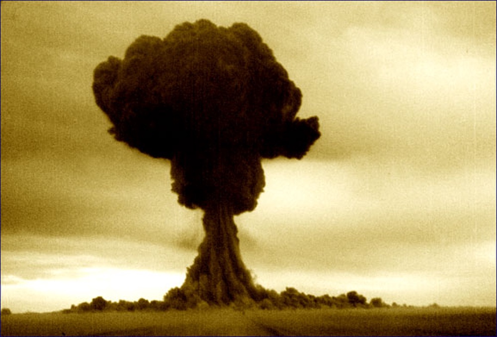 29 август 1949 год. Первое испытание ядерной бомбы в Советском Союзе.

Семипалатинский ядерный полигон.