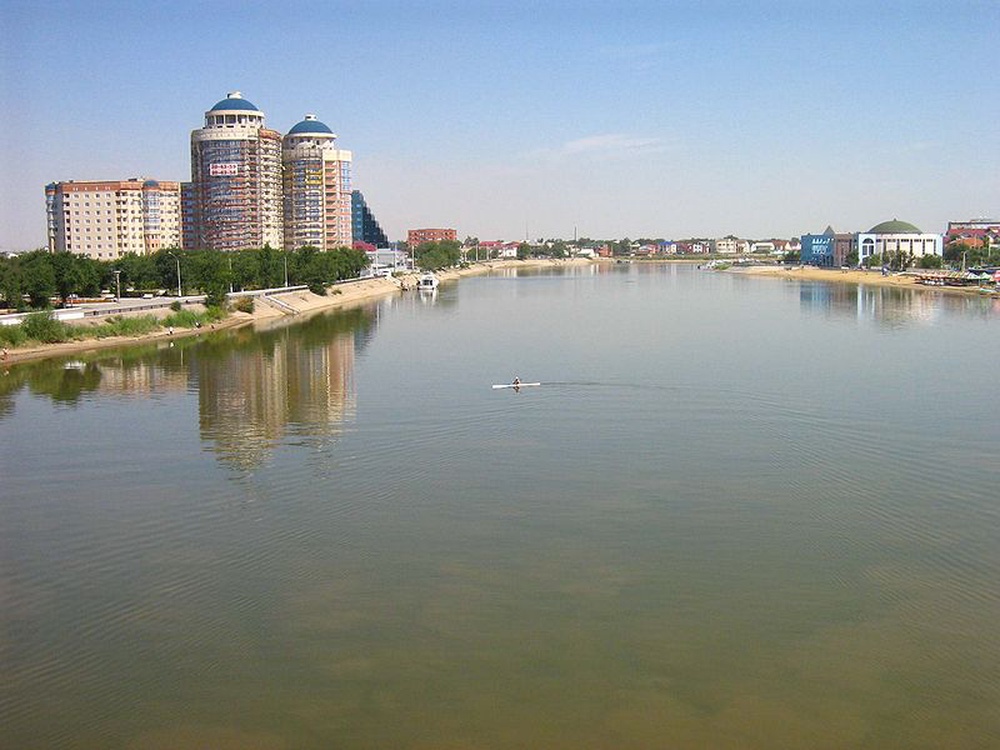 Река Урал в Атырау