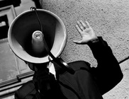 Жители поселка Кайнар на юге Казахстана устроили стихийный митинг