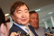 Олжас Сулейменов юбилей предпочел праздновать с общественностью