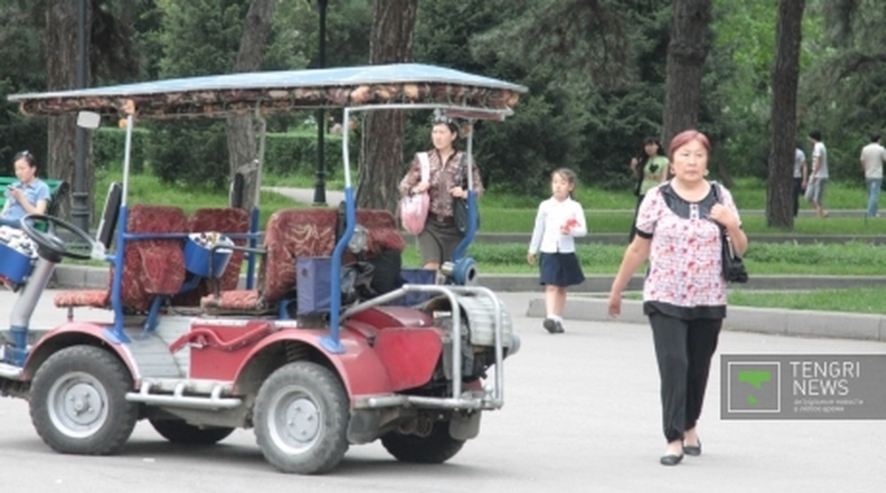Электромобиль в парке имени 28 героев-панфиловцев