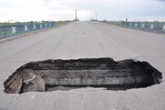 ФОТО: В Караганде обрушился автомобильный мост