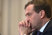 Медведев предложил ввести отсрочку от армии для абитуриентов