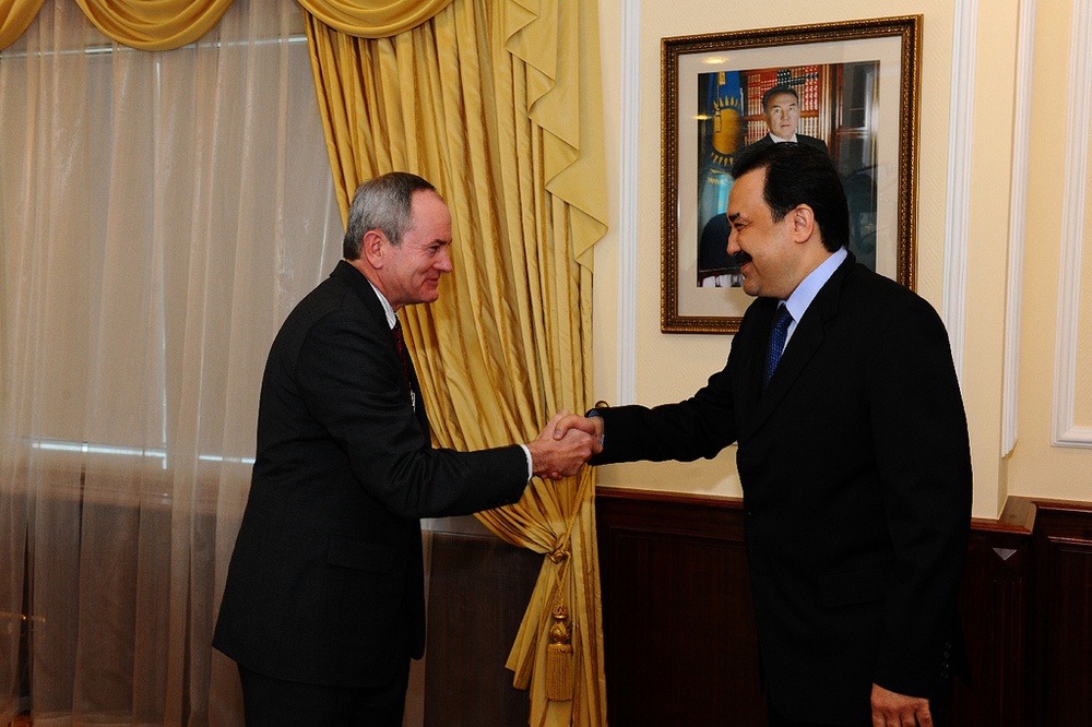 Премьер-министр РК Карим Масимов провел встречу со Скоттом Дэвисом Фото с сайта flickr.com
