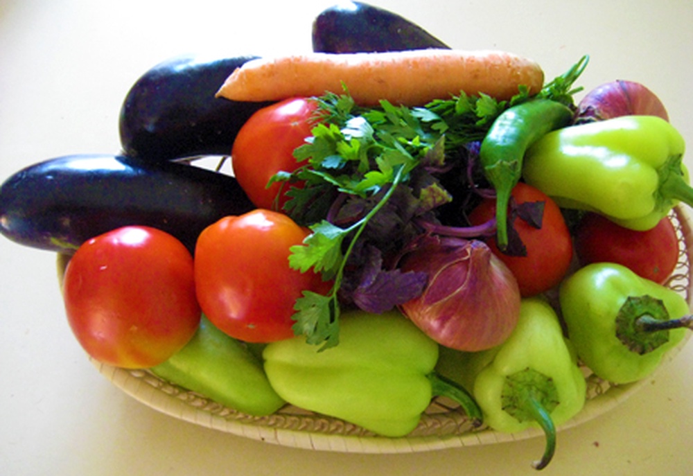 Минздрав Казахстана рекомендует ошпаривать овощи. Фото с сайта povarenok.ru