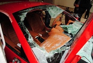 Богатые американцы снимают стресс крушением Ferrari и iPad