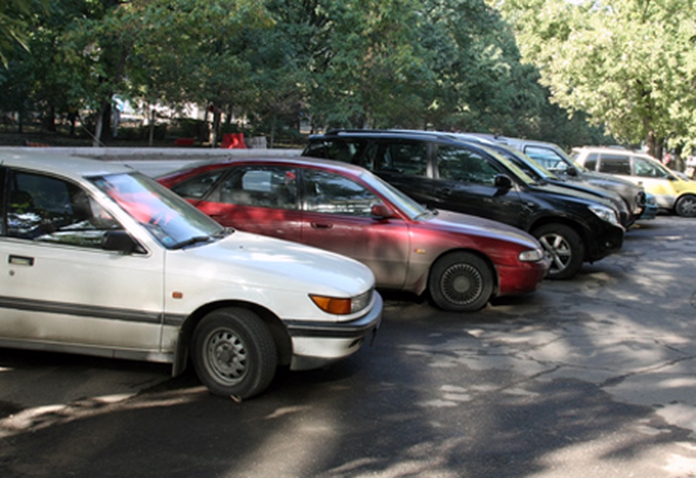 Автомобили на улицах Алматы. ©Ярослав Радловский