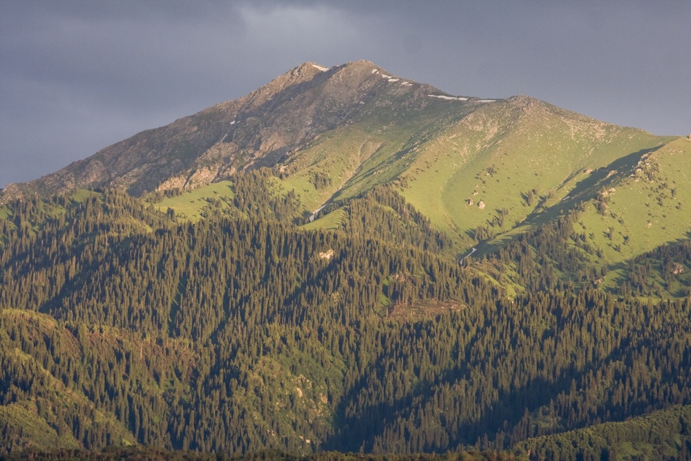 Вид на алматинские горы. ©Владимир Дмитриев