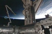 Миссию шаттла "Атлантис" продлили еще на один день