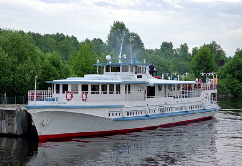 Речное пассажирское судно. Фото с сайта riverforum.ru