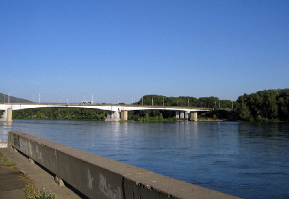 Мост через Иртыш в Усть-Каменогорске. Фото с сайта ucoz.ru
